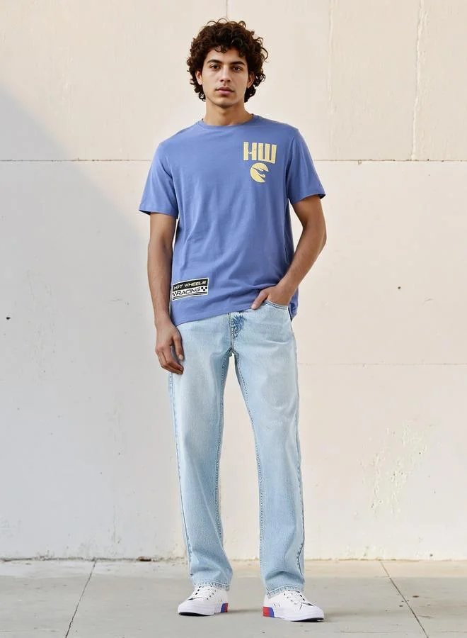 اس بي كاركترز تيشيرت رجالي بطبعة هوت ويلز بياقة دائرية وأكمام قصيرة بقصة عادية